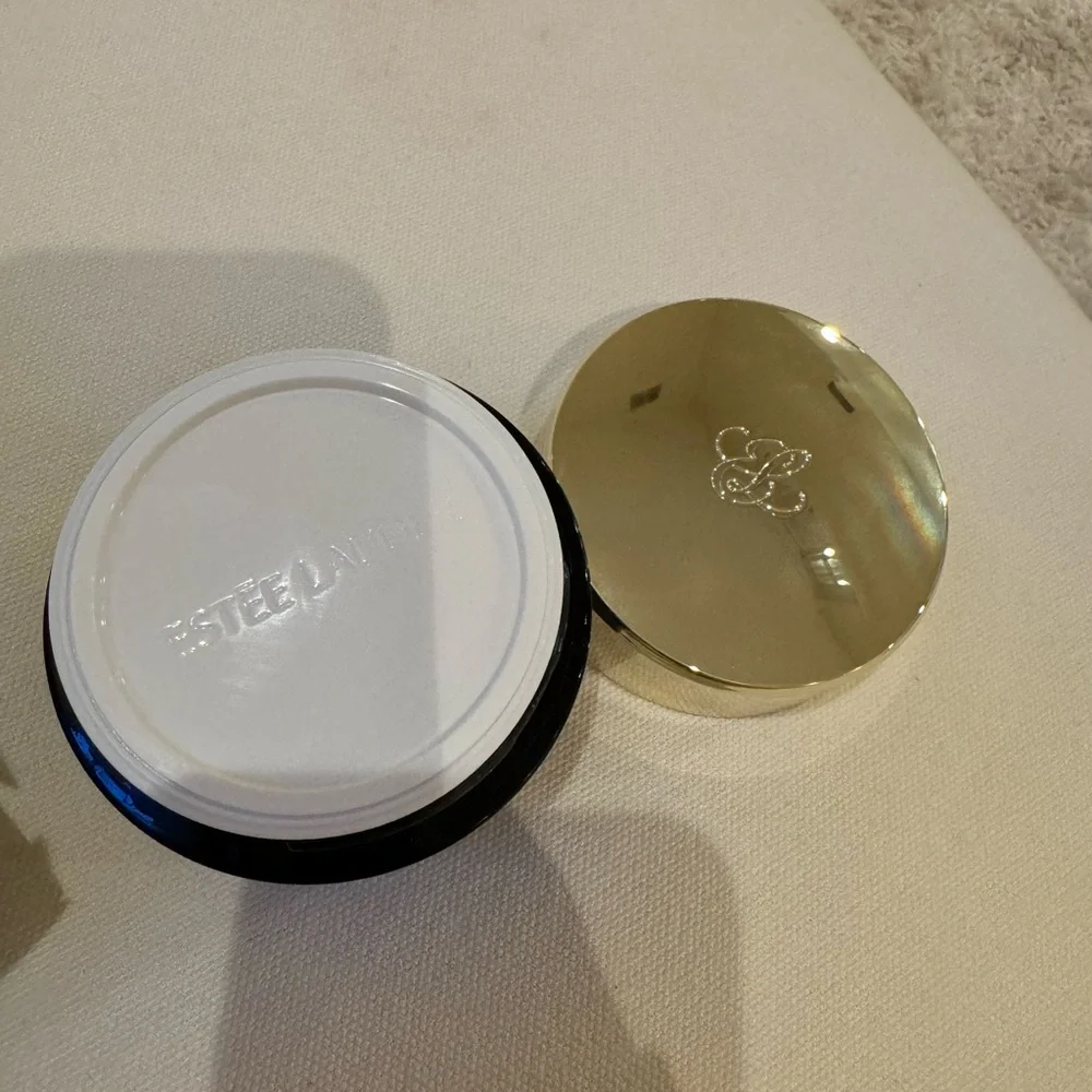 Estée Lauder Revitalizing Supreme+
Night Power Bounce Creme Moisturizer - Picture 5 of 7